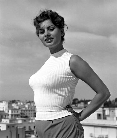 sophia loren sexy pics